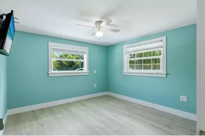 5803 De Palmas Avenue, Holmes Beach, FL 34217 - Photo 19