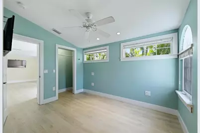 5803 De Palmas Avenue, Holmes Beach, FL 34217 - Photo 17