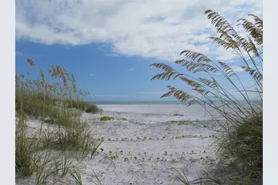 5803 De Palmas Avenue, Holmes Beach, FL 34217 - Photo 49