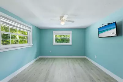 5803 De Palmas Avenue, Holmes Beach, FL 34217 - Photo 17