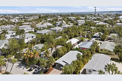 5803 De Palmas Avenue, Holmes Beach, FL 34217 - Photo 35