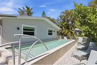 5803 De Palmas Avenue, Holmes Beach, FL 34217 - Photo 23
