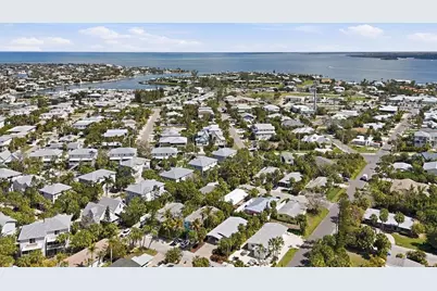 5803 De Palmas Avenue, Holmes Beach, FL 34217 - Photo 39