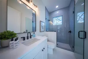 2420 Floyd St, Sarasota, FL 34239 - Photo 85