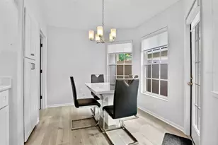 3846 Lyndhurst Ct, Sarasota, FL 34235 - Photo 11