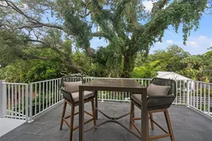 1647 Siesta Dr, Sarasota, FL 34239 - Photo 43