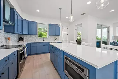 1647 Siesta Drive, Sarasota, FL 34239 - Photo 15