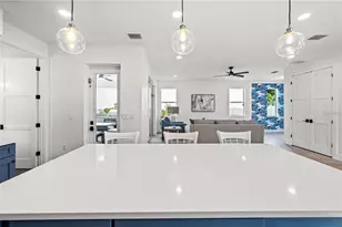 1647 Siesta Dr, Sarasota, FL 34239 - Photo 21