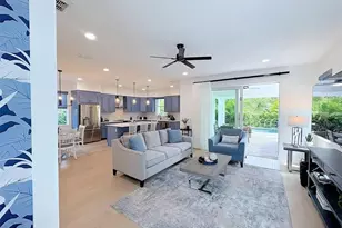 1647 Siesta Dr, Sarasota, FL 34239 - Photo 9