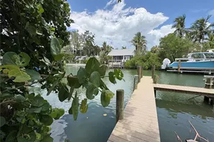 3441 Gulfmead Dr, Sarasota, FL 34242 - Photo 11