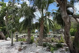 3441 Gulfmead Dr, Sarasota, FL 34242 - Photo 19