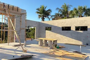 3441 Gulfmead Dr, Sarasota, FL 34242 - Photo 35