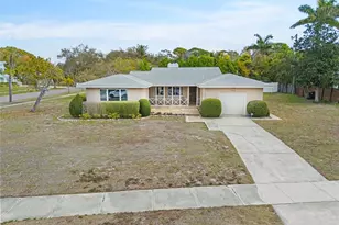 7549 Westmoreland Dr, Sarasota, FL 34243 - Photo 29