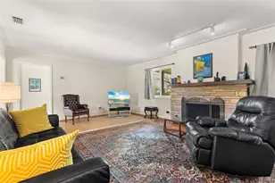 7549 Westmoreland Dr, Sarasota, FL 34243 - Photo 7