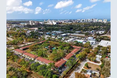 930 La Costa Circle #2, Sarasota, FL 34237 - Photo 7