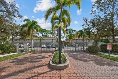 930 La Costa Circle #2, Sarasota, FL 34237 - Photo 1
