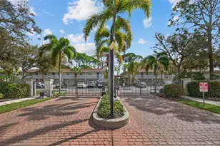 930 La Costa Cir, Sarasota, FL 34237 - Photo 1
