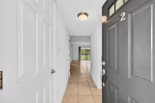 930 La Costa Cir, Sarasota, FL 34237 - Photo 15