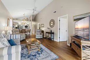 918 Capri Isles Blvd, Venice, FL 34292 - Photo 17