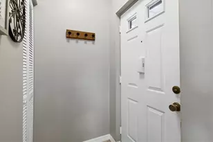 918 Capri Isles Blvd, Venice, FL 34292 - Photo 3