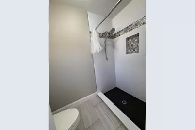 5619 Colonial Oaks Boulevard, Sarasota, FL 34232 - Photo 13