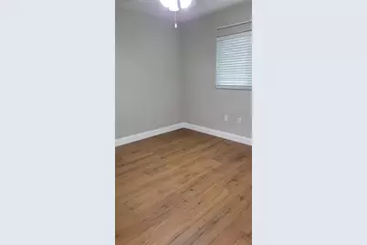 5619 Colonial Oaks Boulevard, Sarasota, FL 34232 - Photo 17