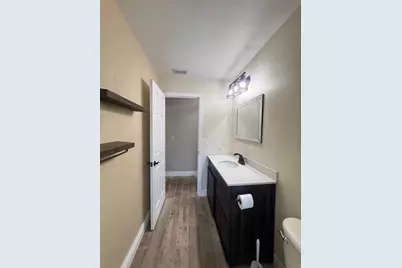 5619 Colonial Oaks Boulevard, Sarasota, FL 34232 - Photo 23