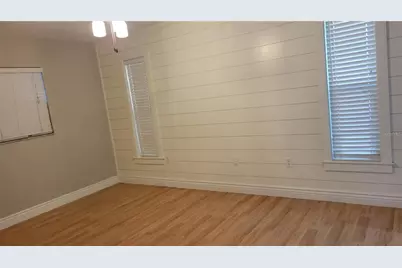 5619 Colonial Oaks Boulevard, Sarasota, FL 34232 - Photo 9