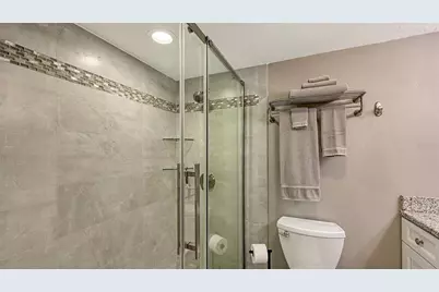 1050 W Peppertree Lane #116B, Sarasota, FL 34242 - Photo 19