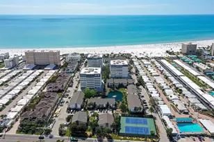 1050 W Peppertree Ln, Sarasota, FL 34242 - Photo 29