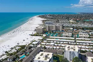 1050 W Peppertree Ln, Sarasota, FL 34242 - Photo 33