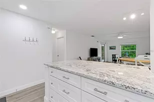 5019 Village Gardens Dr, Sarasota, FL 34234 - Photo 5
