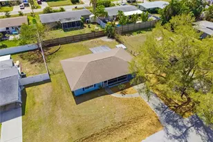 2208 Shawnee St, Sarasota, FL 34231 - Photo 3