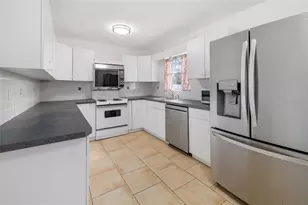 2208 Shawnee St, Sarasota, FL 34231 - Photo 13