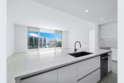 301 Quay Commons #1409, Sarasota, FL 34236 - Photo 11