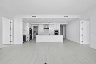 301 Quay Commons, Sarasota, FL 34236 - Photo 5