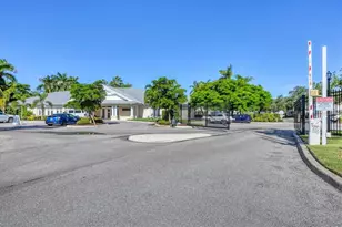 2721 60th Ave Dr W, Bradenton, FL 34207 - Photo 47