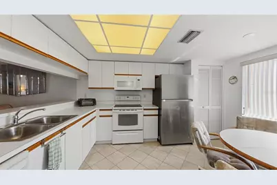 4278 Madeira Court #3327, Sarasota, FL 34233 - Photo 7