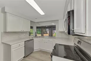 6742 Bowline Dr, Sarasota, FL 34231 - Photo 19