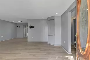 6742 Bowline Dr, Sarasota, FL 34231 - Photo 9