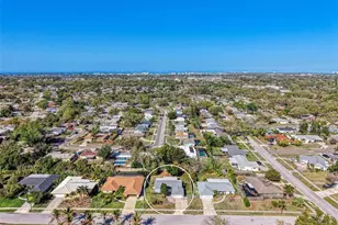 6742 Bowline Dr, Sarasota, FL 34231 - Photo 7