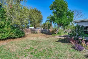 6742 Bowline Dr, Sarasota, FL 34231 - Photo 39