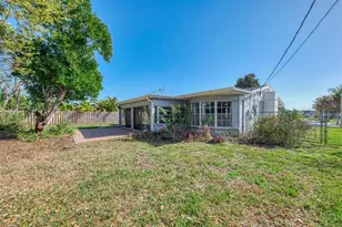 6742 Bowline Dr, Sarasota, FL 34231 - Photo 37