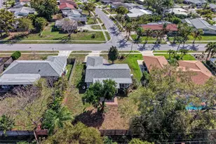 6742 Bowline Dr, Sarasota, FL 34231 - Photo 41