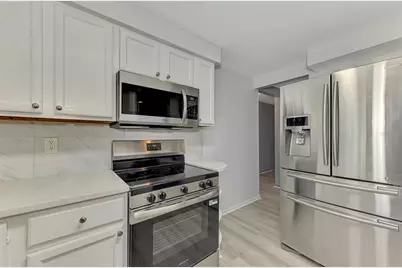 6742 Bowline Drive, Sarasota, FL 34231 - Photo 17