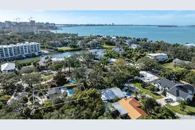 2019 Chippawa Place, Sarasota, FL 34234 - Photo 3