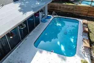 2019 Chippawa Pl, Sarasota, FL 34234 - Photo 29