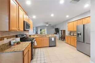 6130 Blue Runner Ct, Lakewood Ranch, FL 34202 - Photo 9