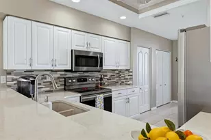 9631 Castle Point Dr, Sarasota, FL 34238 - Photo 21