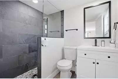 2518 Avenue B, Bradenton Beach, FL 34217 - Photo 65